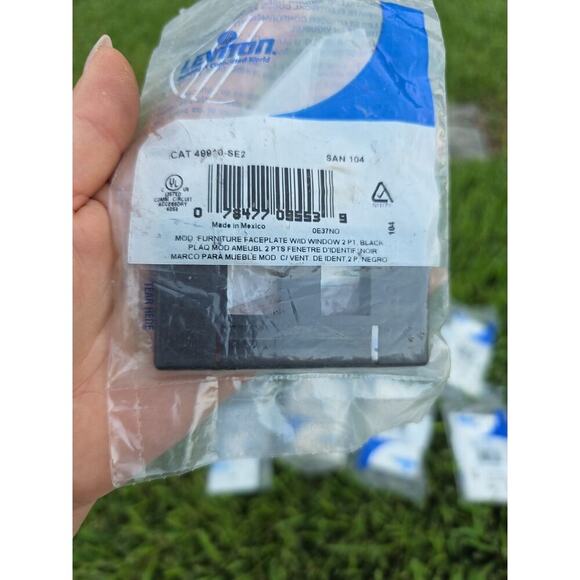 QTY 11 Leviton 42080-4WS QuickPort Wallplate with Id Window, Single Gang, 4-Port - Picture 15 of 16